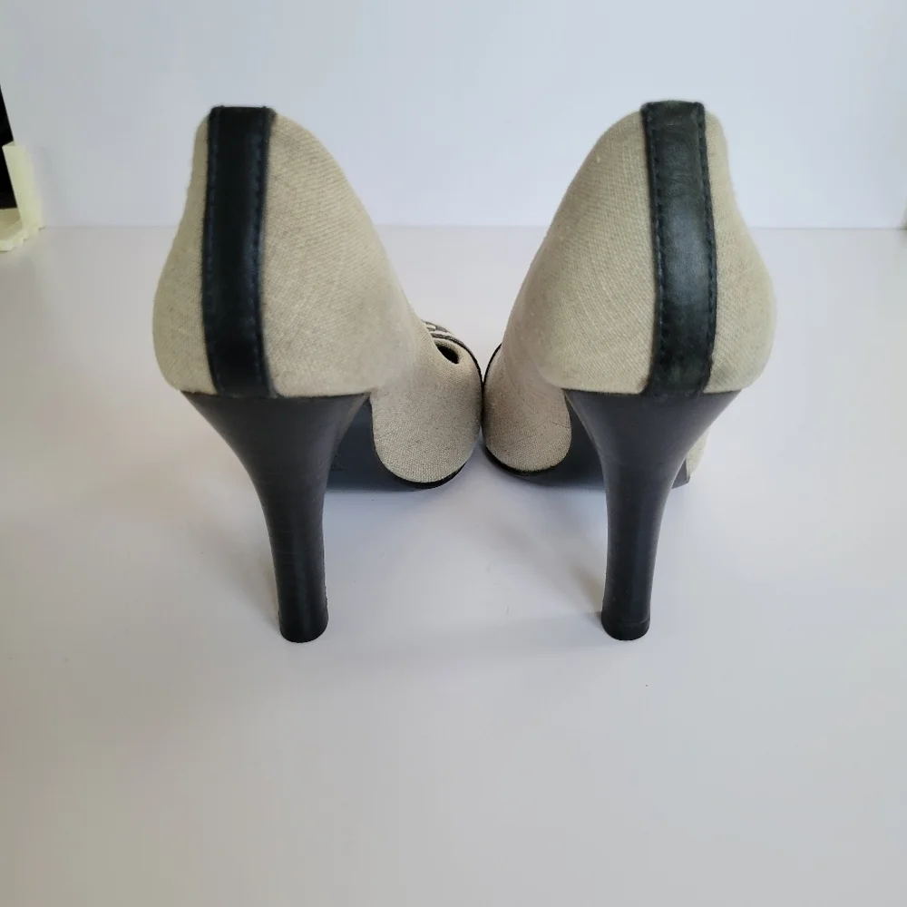 Tory Burch Woven Leather and Canvas Round Toe Pump